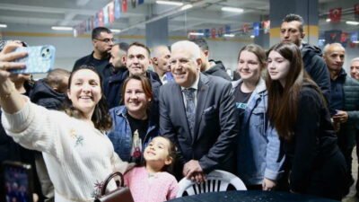 Bursa Büyükşehir Belediye Başkanı Mustafa Bozbey, Yunuseli Mahallesi’nde düzenlenen iftar