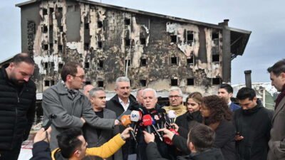 Bursa Büyükşehir Belediye Başkanı Mustafa Bozbey, Uludağ’da sabah saatlerinde 2