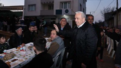 Nilüfer Belediye Başkanı Şadi Özdemir, Gökçe Mahallesi’nde düzenlenen iftar yemeğine