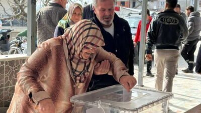 Bursa Büyükşehir Belediye Başkanı Mustafa Bozbey, Bursa'da gerçekleştirilen CHP ön