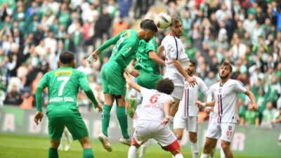 Bursaspor ligin 22'nci haftasında evinde karşılaştığı Silifke Belediyespor ile 1-1