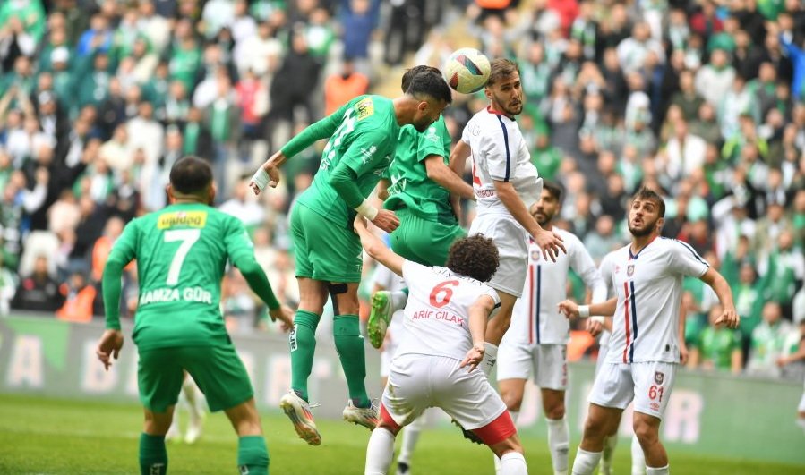 Bursaspor ligin 22'nci haftasında evinde karşılaştığı Silifke Belediyespor ile 1-1