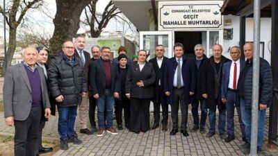 Cuma günleri Osmangazi ilçesinin farklı mahallelerini ziyaret ederek vatandaşlarla buluşan
