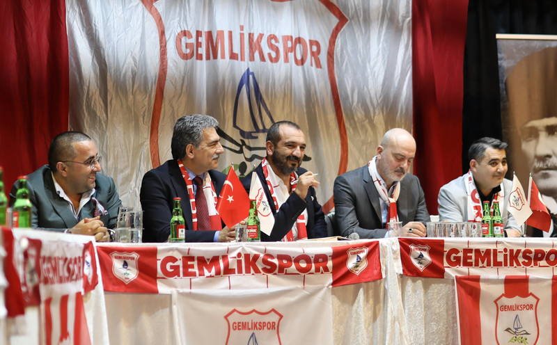 Gemlikspor için düzenlenen destek gecesi büyük ilgi gördü. Farklı siyasi