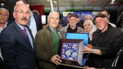 Bursa Büyükşehir Belediyesi tarafından İznik ilçesinde düzenlenen iftar programında konuşan