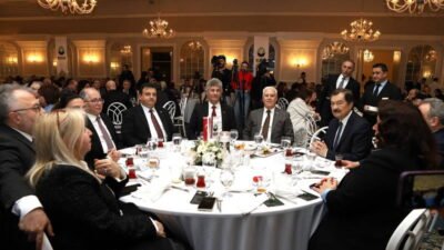 Bursa Sanayicileri ve İşinsanları Derneği’nin (BUSİAD) düzenlemiş olduğu iftar yemeği,