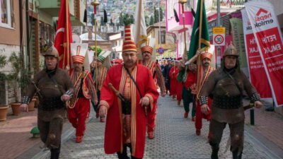 Bursa’nın fethinin 699. yıl dönümü, Pınarbaşı Fetih Kapısı önünde başlayan