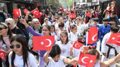 Osmangazi Belediyesi, 23 Nisan Ulusal Egemenlik Çocuk Bayramı’nda kortej yürüyüşü