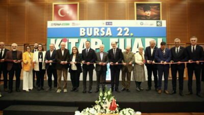 Bursa Büyükşehir Belediyesi’nin katkılarıyla bu yıl 22’ncisi düzenlenen Bursa Kitap