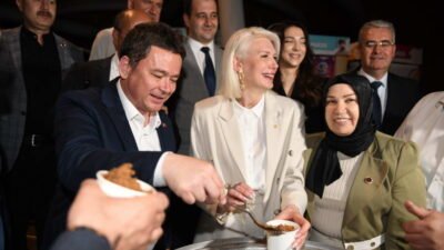 Osmangazi Belediyesi’nin ev sahipliğinde düzenlenen “Osmanlı Başkentleri Osmangazi’de Buluşuyor” adlı