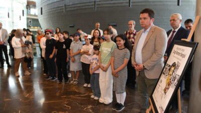 Osmangazi Belediyesi’nin ev sahipliğinde gerçekleşen ‘Elinde Fırça Dilinde Müzik’ adlı