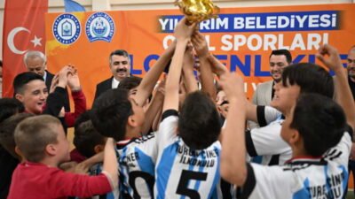 Yıldırım Belediyesi, Okul Sporları İlçe Şenlikleri kapsamında ilçedeki 42 ilkokuldan