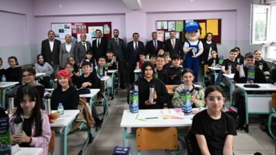 Yıldırım Belediyesi’nin başlattığı ‘Plastiksiz Yıldırım Projesi’, kütüphanelerden sonra okullarda da