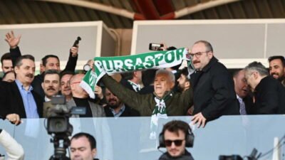 Bursaspor'un şampiyonluğunu kutlayan Bursa Büyükşehir Belediye Başkanı Mustafa Bozbey, "Bu