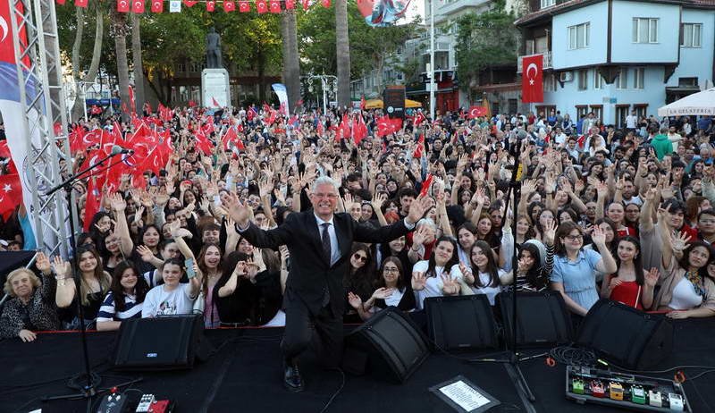 Mudanya, 19 Mayıs Atatürk’ü Anma, Gençlik ve Spor Bayramı’nı gün
