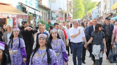 Mudanya Belediyesi'nin bu yıl ilk kez düzenlediği Tirilye Zeytin Çiçeği