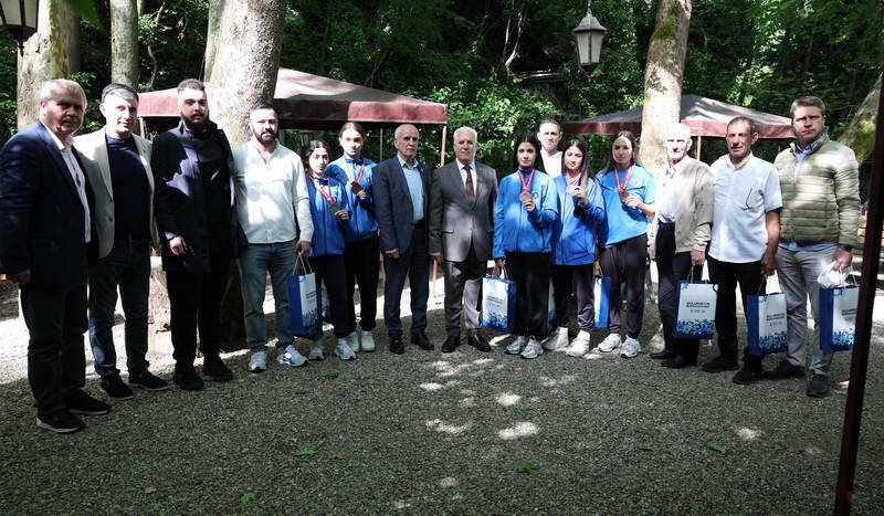 Bursa Büyükşehir Belediye Başkanı Mustafa Bozbey, Türkiye Ferdi Boks Şampiyonası’nda