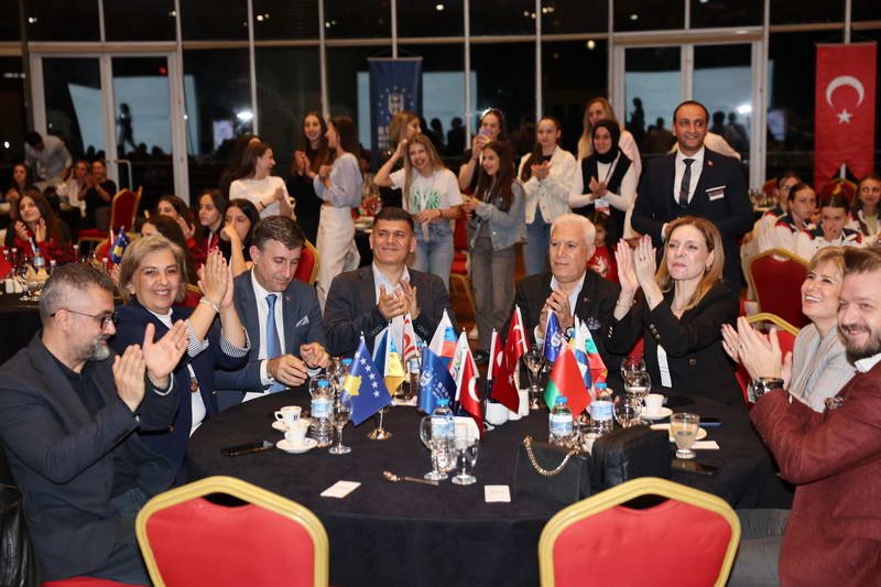 Bursa Büyükşehir Belediye Başkanı Mustafa Bozbey, eşi Seden Bozbey ile