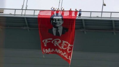 CHP Genel Başkanı Özgür Özel, İstanbul’da 15 Temmuz Şehitler Köprüsü’ne