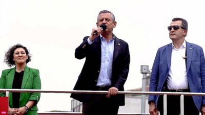 Cumhuriyet Halk Partisi Genel Başkanı Özgür Özel, Bursa'da Kent Meydanı'nda