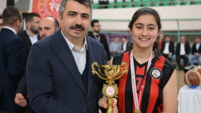 Yıldırım Belediyesi öncülüğünde 77 okuldan 9 farklı okuldan 4 bin