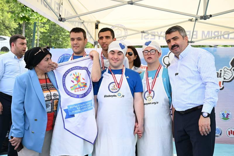 Yıldırım Belediyesi’nin düzenlediği Engelsiz Mutfak Gastronomi Yarışması ve Pikniğinde engelsiz