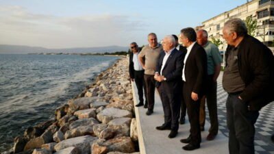Bursa Büyükşehir Belediye Başkanı Mustafa Bozbey, Kurşunlu sahil yolunda yürütülen
