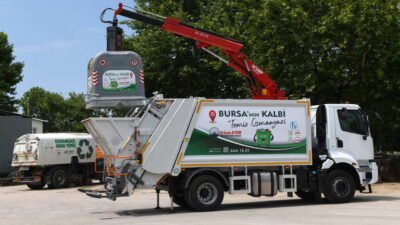Osmangazi Belediyesi, koku, bakteri ve çöp suyu oluşumunun önüne geçerek