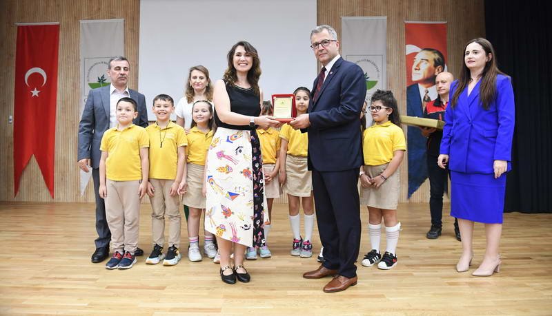 Gelecek nesillere daha yaşanabilir bir dünya bırakmak için çalışmalar yürüten