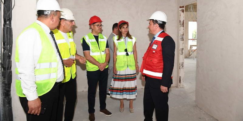 Osmangazi Belediye Başkanı Erkan Aydın, inşaat çalışmalarında sona gelinen Yunuseli