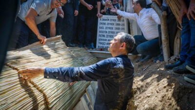 Manisa Büyükşehir Belediye Başkanı Ferdi Zeyrek için gerçekleşen cenaze töreni