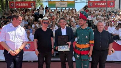 Osmangazi Belediye Başkanı Erkan Aydın, Almanya’nın Hessen eyaletinde düzenlenen ‘Hessentag