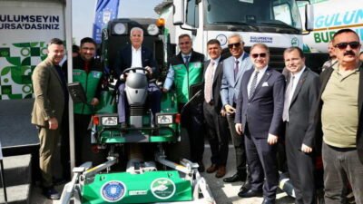 Bursa Büyükşehir Belediyesi, kentin parklarını, bahçelerini, sahillerini, refüjlerini daha hızlı,