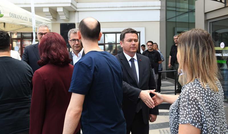 Osmangazi Belediye Başkanı Erkan Aydın, Kurban Bayramı öncesi mesai arkadaşlarıyla
