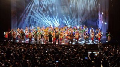 Dört bölümden oluşan gösteride; Kafkaslar’dan Anadolu’ya göç eden kadınların direnci