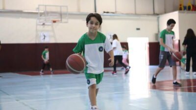 Bursa Büyükşehir Belediyesi’nin çocukların yaz tatillerini hem eğlenerek hem de