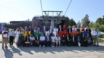 Bursa Büyükşehir Belediye Başkanı Mustafa Bozbey ve eşi Seden Bozbey,