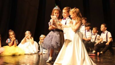 Nilüfer Belediyesi’nin kreş ve gündüz bakımevlerinde eğitim gören minikler, renkli