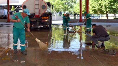 Osmangazi Belediyesi, vatandaşların kurbanlarını temiz ve hijyenik ortamda kesebilmelerini sağlamak