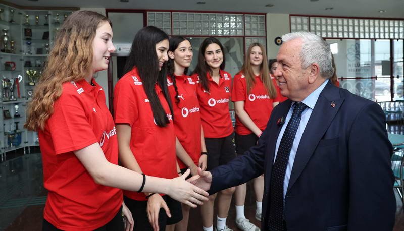 Nilüfer Belediyesi tesislerinde Balkan ve Avrupa Şampiyonası’na hazırlanan U16 Kız