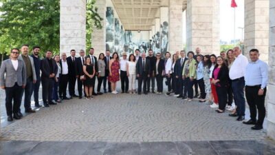 Nilüfer Belediyesi çalışanları, Kurban Bayramı öncesi erken bayramlaşma töreninde bir