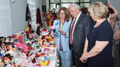 Nilüfer Belediyesi’nin Cumhuriyet Mahallesi’nde bulunan Olgun Gençlik Lokali’ndeki eğitimlere katılan