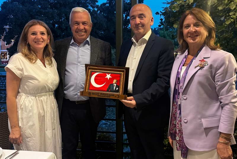 Nilüfer Belediye Başkanı Şadi Özdemir, Nilüfer Belediyesi’nin Kosova'daki kardeş kenti