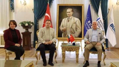 Bursa Büyükşehir Belediye Başkanı Mustafa Bozbey, kardeş şehir olan Bulgaristan’ın