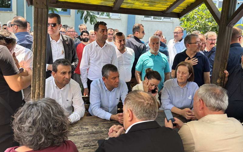 Manisa Büyükşehir Belediye Başkanı Ferdi Zeyrek'in yaşadığı talihsiz kaza sonrası,