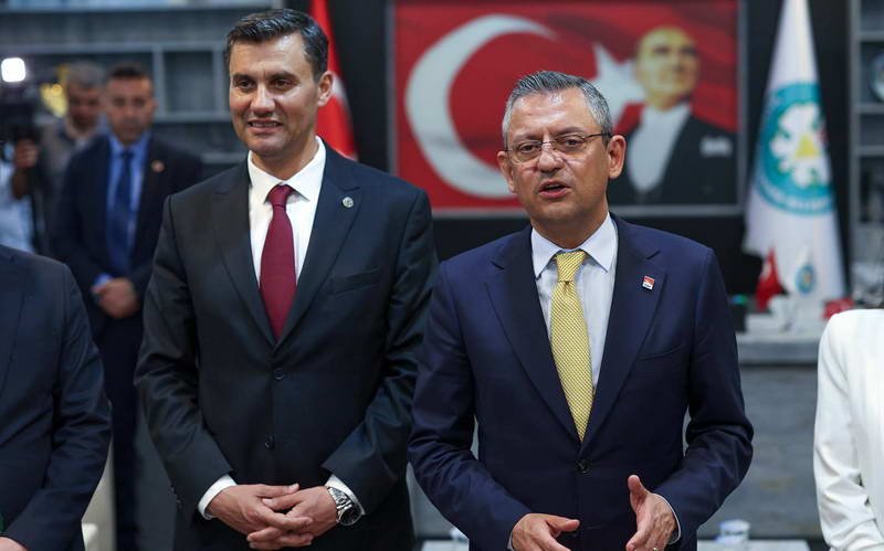 Manisa Büyükşehir Belediye Başkanı Ferdi Zeyrek, evinde geçirdiği talihsiz bir