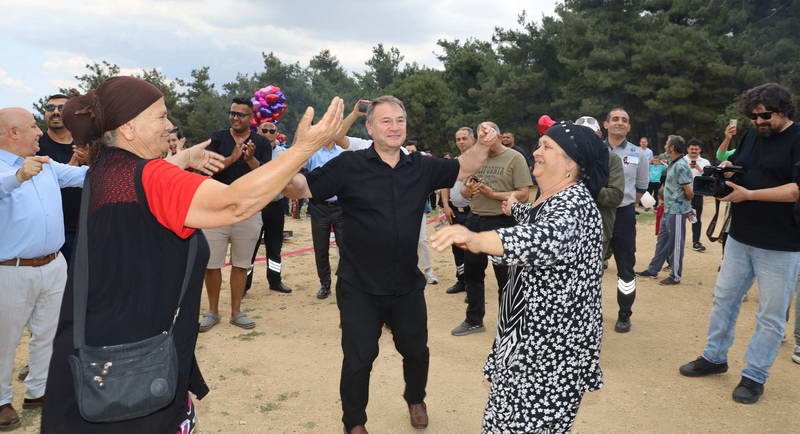 Bursa, Roman Şenliği ile renklendi Büyükşehir Belediyesi tarafından düzenlenen Bursa Roman Şenliği ile Roman kültürünün