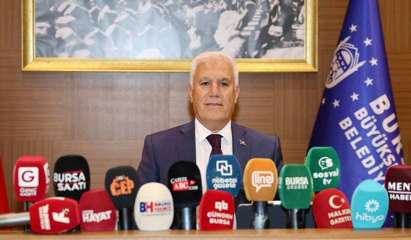 Bursa Büyükşehir Belediye Başkanı Mustafa Bozbey, ulaşım ve altyapı hizmetlerinde