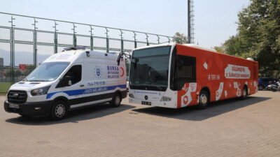 Bursa’da çıkan orman yangınlarıyla mücadeleyi tüm birimleriyle sürdüren Büyükşehir Belediyesi,