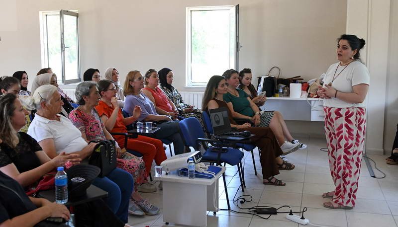 Kadınların yaşam kalitesini yükseltmek ve farkındalıklarını artırmak amacıyla çeşitli eğitim